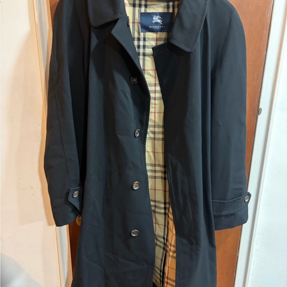 Burberry Black Lawrence Trench Coat with Belt Size 42 Missing wool insert